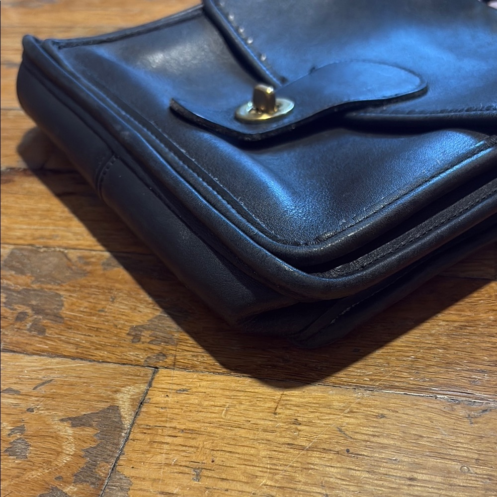 Coach Vintage Black Station Messenger Bag K5D-5130 - Picture 2 of 16